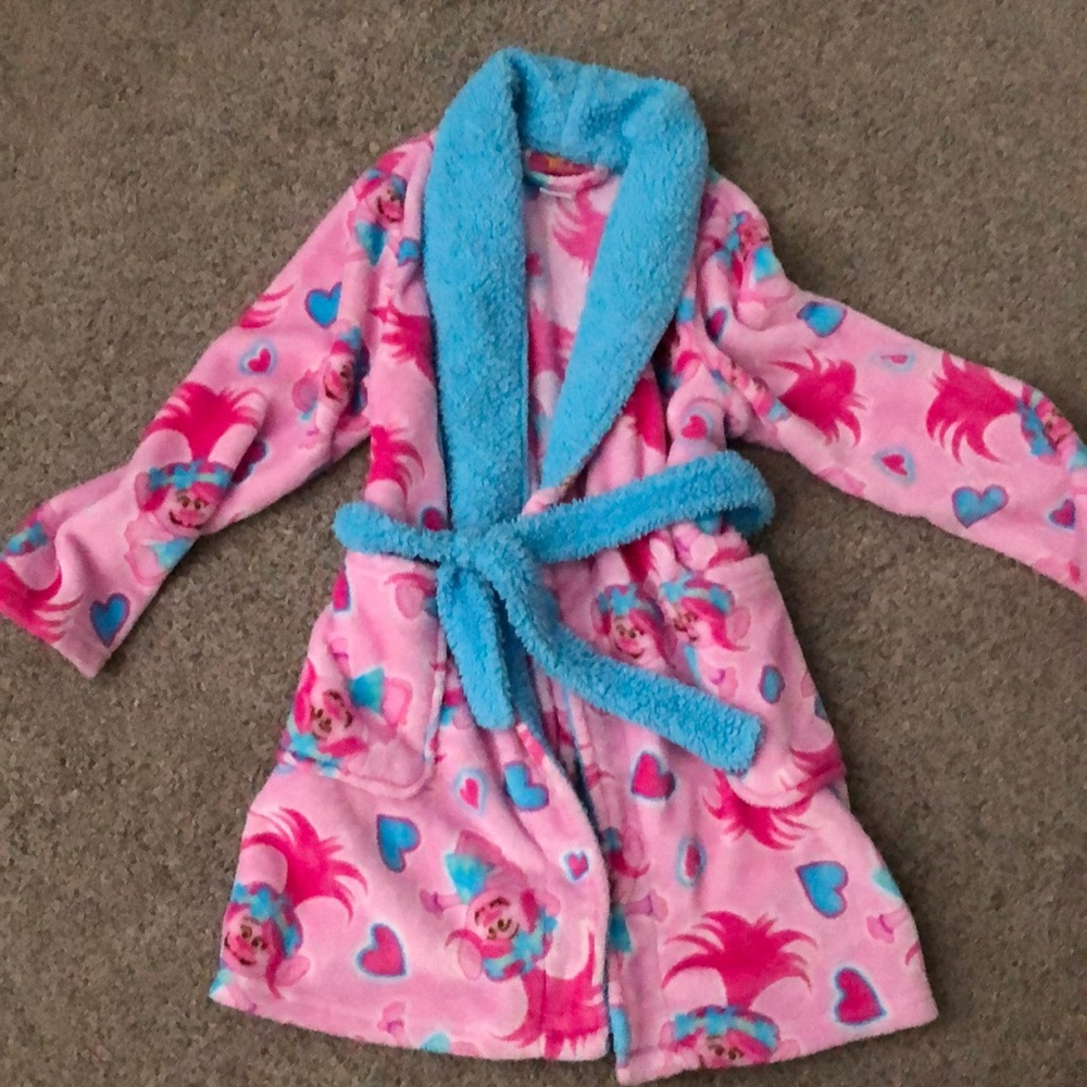 Girls size 8 Trolls robe